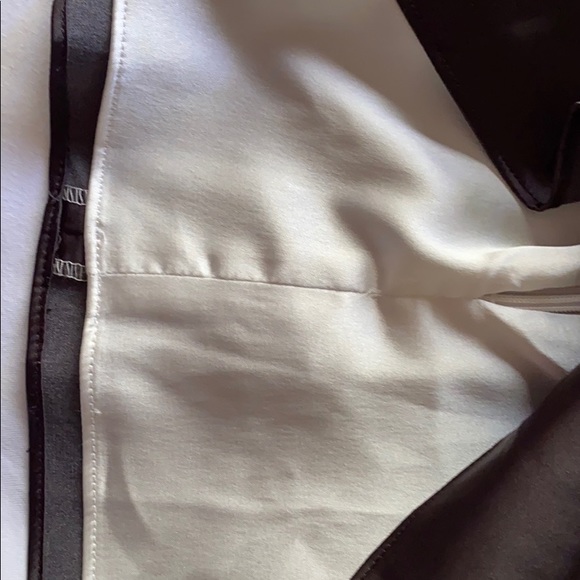 T Tahari Floral Sleeveless Blouse size M - Picture 5 of 5